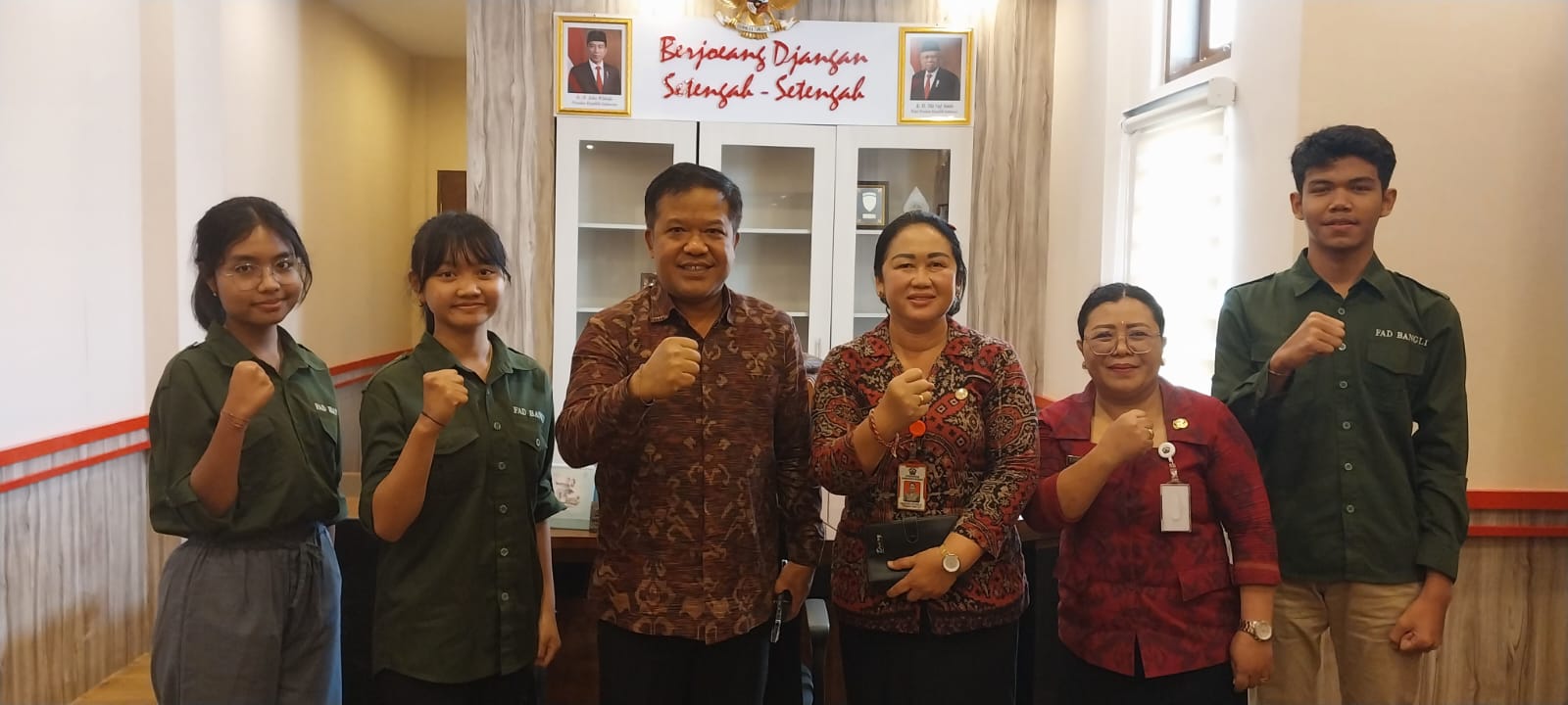 KEPALA DINAS SOSIAL, PEMBERDAYAAN PEREMPUAN DAN PERLINDUNGAN ANAK MENDAMPNGI FORUM ANAK DAERA KAB. B